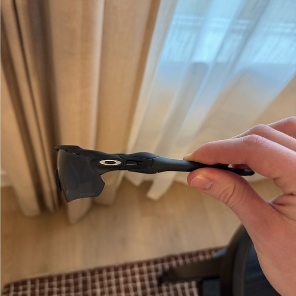 Oakley Black Sunglasses Holder - Picture 4 of 5